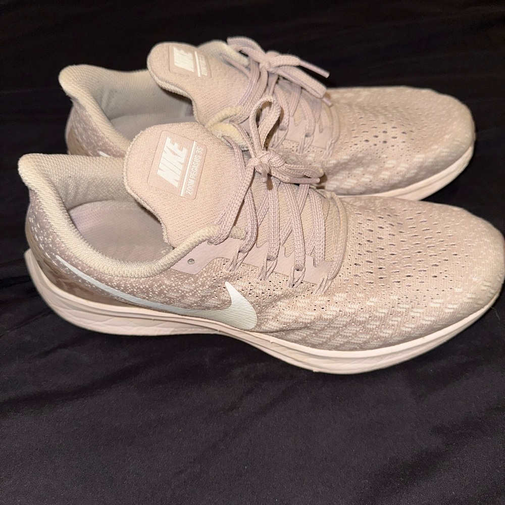 Nike Women's Light Pink Athletic Shoes